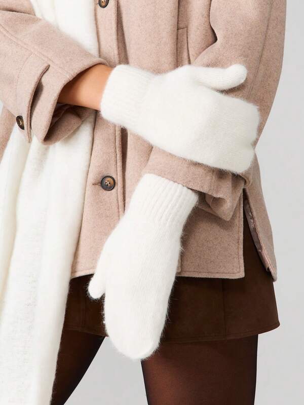 MISSGUIDED Fuzzy Winter Mittens For Cold Weather Cozy Warm Fluffy Knit Hand Warmers