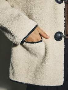 ATUI Studio 女士宽松休闲仿皮草长袖单排扣外套，秋冬季，情人节 - 杏色 - 查看 5