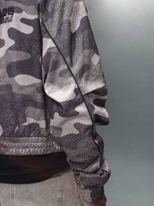 PLAYBOY X SUMWON Oversized Camouflage Cropped Sweatshirt With Raglan Sleeves And Print