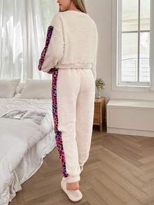 Conjunto de pijama casual de lã com estampa de leopardo, manga comprida e calça, macio e aconchegante para o inverno. - Multicolorido - Ver 2