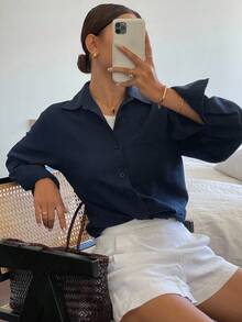 Livesso 女款素色休閒百搭寬鬆長袖翻領口袋襯衫，春夏秋上衣，適合校園穿搭 - 藏蓝色 - 查看 5