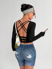 Dewbera 无缝运动长袖T恤，修身剪裁，性感露背设计 - 黑色 - 查看 2