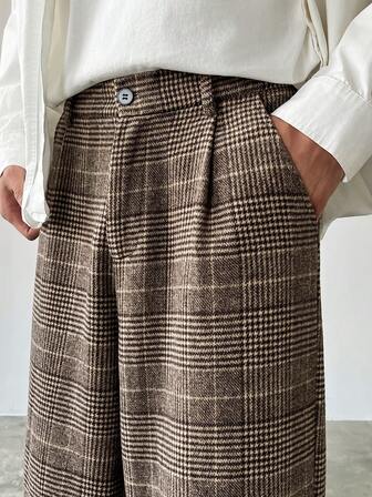 Manfinity Hypemode 男士休闲千鸟格纹宽松阔腿西装裤，适合工作和通勤穿着。男士阔腿裤，褶裥裤，格子阔腿裤，男士格子裤