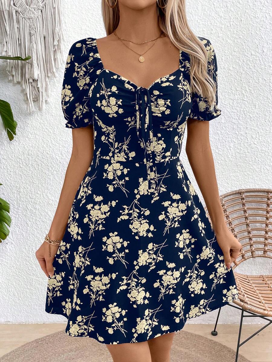 SHEIN Clasi 女士心形领前系带短袖简约短款迷你连衣裙 - 藍白色 - 查看 1