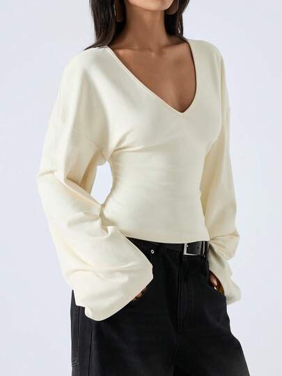 LYSMO 2025 Minimalistisk vinterblus för kvinnor, casual, mångsidig enfärgad blus med klockarm, lämplig för pendling/Jul/Jul/Nyår/Thanksgiving/Examensskjorta/Elegant/Eleganta damblusar/Snygga damblusar/Snygg/Casual toppar för hemmet/Djup V-ringad topp/Figfärgad/Utflykt/Casual och bekväm topp