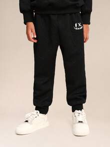 SUMWON Conjunto de sudadera con capucha y pantalón jogger para niños sin cordón en la capucha y bolsillo central - Negro - Ver 4