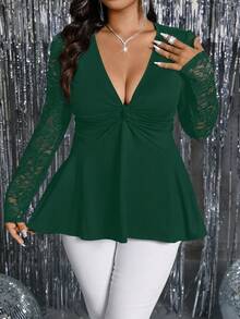 SHEIN Clasi Blusa para mujer talla grande con escote en V, frente retorcido, patchwork de encaje y ribete de volantes - Verde - Ver 3