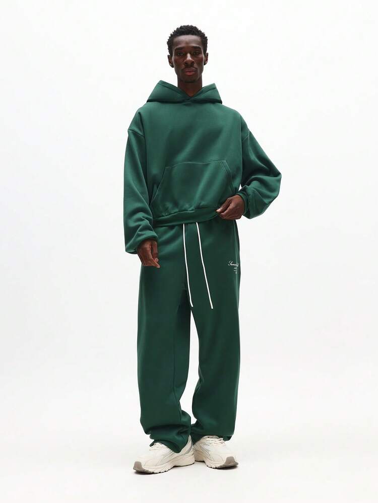 オーバーサイズパーカーとスウェットパンツのセット