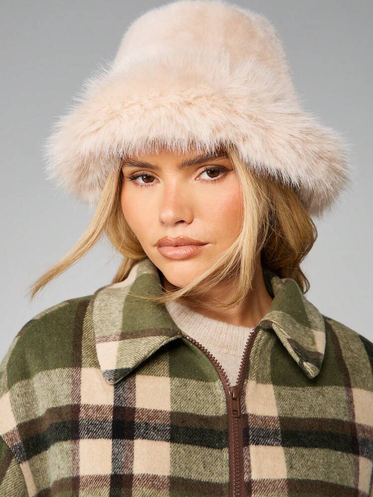 MISSGUIDED Faux Fur Winter Beanie Hat