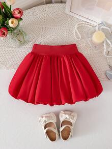 SHEIN Elladie kids Váy xòe chữ A trơn màu cho bé gái. Tông màu trơn tôn lên phong cách thanh lịch, cùng thiết kế bèo nhún tạo điểm nhấn dễ thương. Dáng váy chữ A tôn dáng, phù hợp với mọi vóc dáng bé. Dù đi chơi, thư giãn tại nhà, hoạt động thường ngày hay những dịp đặc biệt, chiếc váy này sẽ giúp công chúa nhỏ của bạn tỏa sáng với nét duyên dáng độc đáo và tận hưởng những khoảnh khắc hạnh phúc. - Đỏ - Xem 2