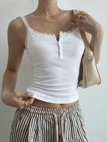 Livesso 蕾丝拼布修身女式纽扣吊带背心 - 白色 - 查看 7