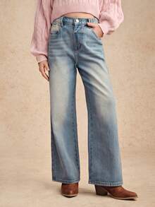 青少年女孩牛仔裤，百搭款式，蝴蝶刺绣设计，复古水洗阔腿牛仔裤，女孩必备的时尚单品 - 中等水洗藍 - 查看 3