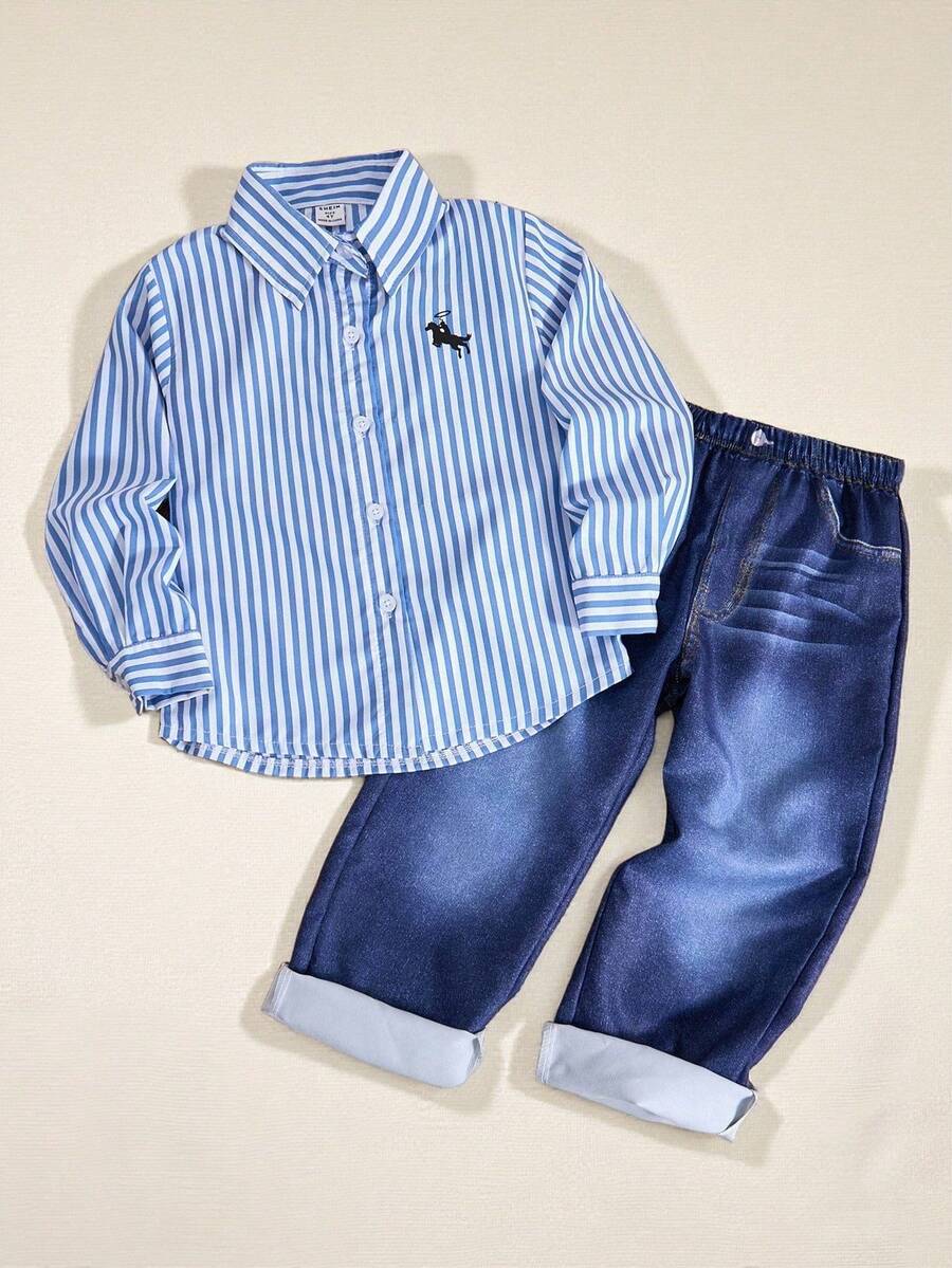 SHEIN Casuvi Kids 1套年轻男孩休闲蓝白条纹Polo领衬衫搭配深蓝色阔腿牛仔裤（开衩袖口设计），常规厚度，日常穿着，春秋季