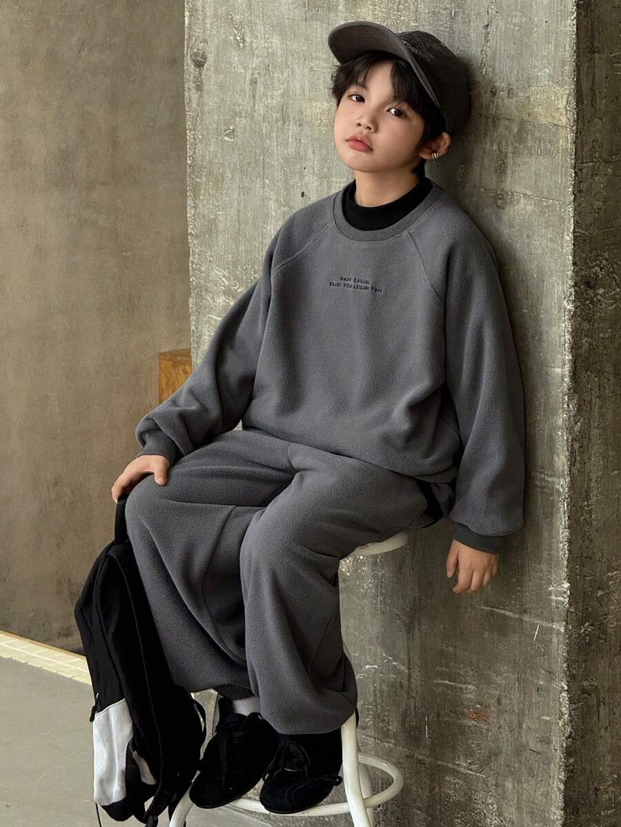 DAZY 青少年男孩标语印花插肩长袖运动衫和裤子休闲宽松套装，秋冬