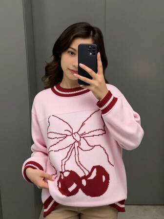 Stickad tröja i körsbärsjacquard för flickor, rosa långärmad rundhalsad jultröja, europeisk och amerikansk stil, stickad tröja med körsbärsmönster för kvinnor, 2025 års ny färgblocksmode med rundhalsad stickad topp, söt tröja i collegestil för flickor, höst/vinter