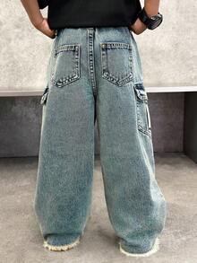SHEIN 男童复古都市街头酷炫时尚复古水洗破洞磨边宽松蓝色牛仔工装裤，多口袋设计，休闲百搭，适合儿童日常穿着，四季皆宜，亦可作为男童街头服饰。 - 中等水洗藍 - 查看 5
