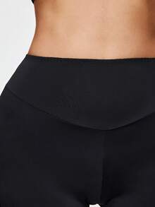 Shapelle Forme Pantalones cortos de elásticos de cintura cómodos y minimalistas para mujeres en color negro