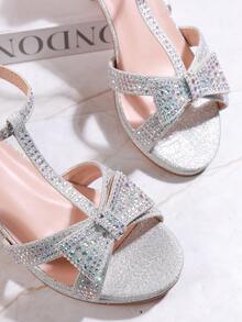 Mini mi Sandalias con tira en T, tacón y purpurina plateada con lazo de strass para niñas con estilo de fiesta y vacaciones #PrincessVibe - Multicolor - Ver 2