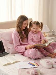 小女孩睡衣 2 件套，法兰绒柔软舒适套头衫，圆领长袖，心形和蝴蝶结印花长裤，甜美风格，非常适合圣诞节、情人节、生日、闺蜜礼物 - 粉色 - 查看 3