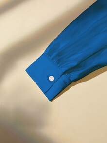 GlowEve Camisa de manga larga con botones delanteros y decoración de cadena metálica, color azul sólido, para otoño - azul real - Ver 3