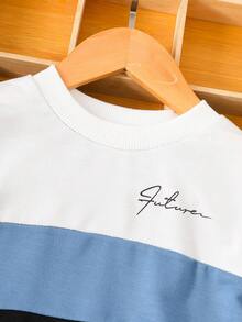 SHEIN Genkimix Kids 2件套年轻男孩休闲撞色字母印花卫衣和裤子套装，秋季 - 彩色 - 查看 3