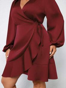 SHEIN Clasi 大码灯笼袖侧系带装饰缎面裹身裙 - 酒紅色 - 查看 5