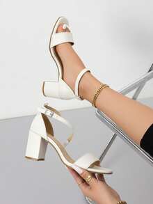 Sandalia mujer elegante de piel suave, punta cuadrada, tira ancha, tacón grueso, estilo minimalista para fiesta y oficina - Blanco - Ver 1