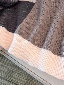 GlowEve CURVE Áo len tay dài cổ tròn kẻ caro màu đơn giản cỡ lớn - Nhiều màu - Xem 7