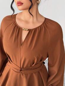 Elenzga 大码女士优雅金属串珠腰部纽扣蝴蝶结设计连体裤，时尚通勤款，棕色二合一设计，适合春秋季返校、毕业典礼、情人节、音乐节、母亲节、万圣节、感恩节、复活节、国庆节、舞会、约会派对、婚礼等场合。 - 棕色 - 查看 8