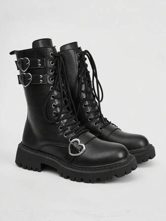 2025 Stivali da donna con lacci e cerniera laterale, stile scolastico kawaii con decorazione a cuore, stivali neri alla moda per primavera/autunno