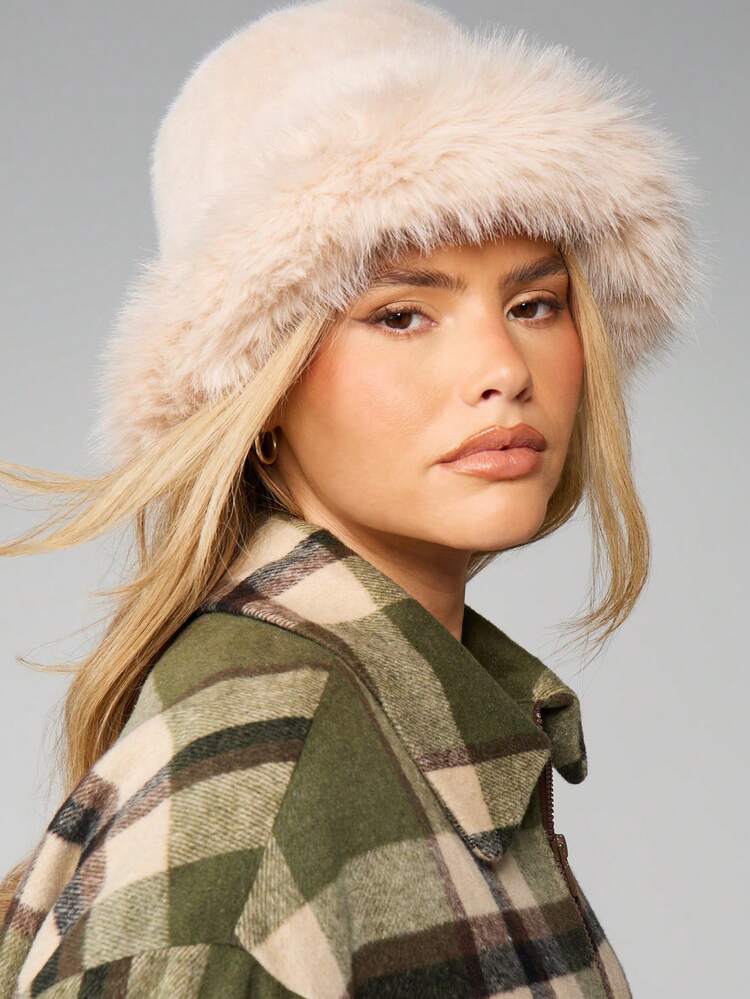MISSGUIDED Faux Fur Winter Beanie Hat