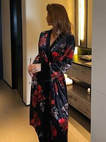 DAZY Vintage Floral Pattern Velvet Women Pajama Set, Autumn/Winter - Black - View 4