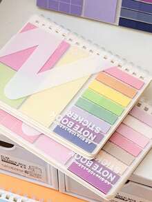 这款便签本和笔记本组合套装使用方便。柔和优雅的莫兰迪色，非常适合学生使用。笔记本带有粘性，设计时尚。它既可以用作学生留言板，也可以用作办公便签本。适用于学校、办公室、中小学生（男女皆宜）以及上班族。也是开学季的绝佳礼物。