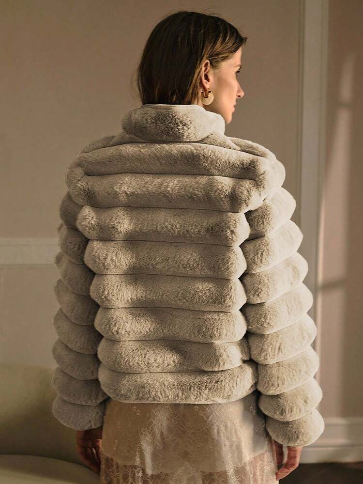 ZIP UP RIBBED FAUX FUR COAT