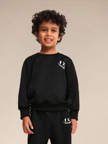 SUMWON Conjunto de sudadera con capucha y pantalón jogger para niños sin cordón en la capucha y bolsillo central - Negro - Ver 3