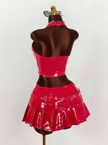 Amplova 2 件套亮面彩色 PU 系带吊带上衣和百褶迷你裙套装，时尚 Y2k 2 件套红色裙子套装