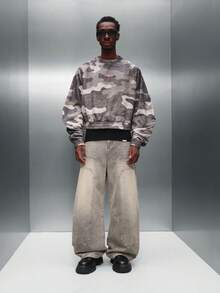 PLAYBOY X SUMWON Oversized Camouflage Cropped Sweatshirt With Raglan Sleeves And Print