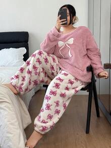 SHEIN 大码女式可爱蝴蝶结珊瑚绒睡衣套装，蓬松舒适的冬季服装 - 粉色 - 查看 4