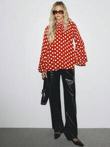 ATUI Studio Áo sơ mi dài tay nữ tay rộng, bèo nhún và chi tiết ren, được trang trí bằng các chi tiết thêu thanh lịch, cổ điển và lãng mạn, Áo sơ mi dài tay chấm bi tay rộng và bèo nhún, thích hợp cho phụ nữ mặc vào mùa thu và mùa đông. - Đỏ - Xem 4