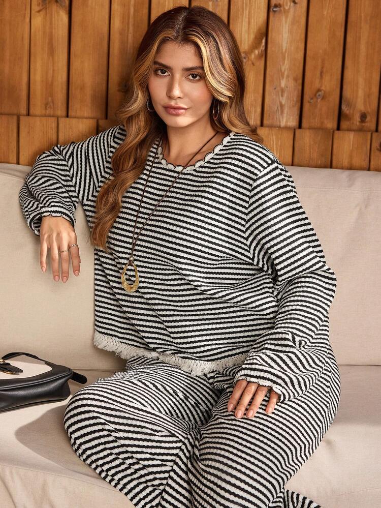 2pcs Plus Size Women Winter Casual Country Casual Vacation Round Neck Long Sleeve Striped Lace Trim And Tassel Hem T-Shirt Top And Pants 2 Pieces Set With Pockets, Autumn/Winter,Going Out Outfits,2025 New Clothes,Simple And Fashionable For Everyday Wear, Plus Size Winter Clothes, Christmas Outfit For Women ,New Year Clothes,Winter Clothes For Women,Thanksgiving Outfit For Women ,2 Piece Lounge Sets Woman, Two Piece Set Women Comfy,Comfortable And Breathable,Plus Size Winter Clothes, Modest Two Piece Set, Comfortable Two Piece Set, Modest Sets For Women, Wide Leg Pants Set,Striped Loungewear Set, Striped Set,Thanksgiving Outfit For Women