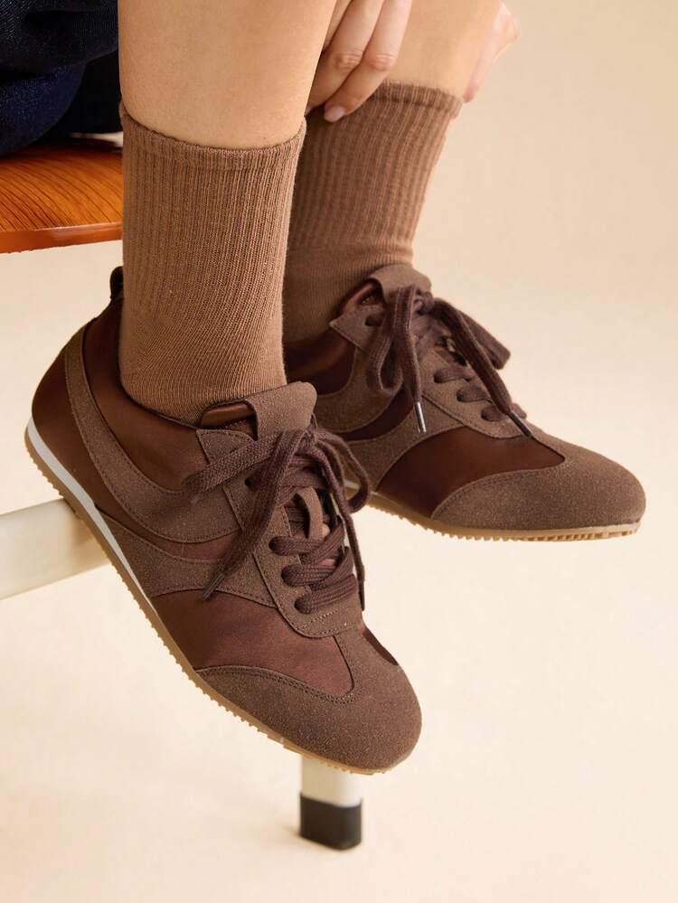 CUCCOO EASI Women's Round Toe Patchwork Design Flat Casual Sneakers, Comfortable Casual PU Leather Light Gray Sneakers For Daily Indoor And Outdoor Wear