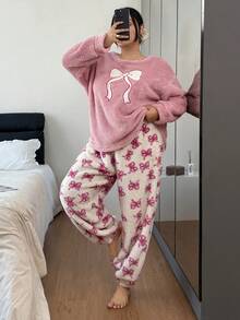 SHEIN 大码女式可爱蝴蝶结珊瑚绒睡衣套装，蓬松舒适的冬季服装 - 粉色 - 查看 6