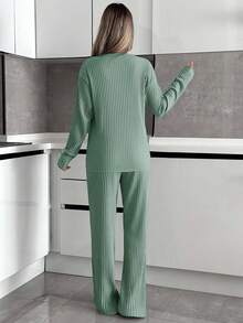 Set da lounge a costine morbido lilla, set da lounge per stare comodi