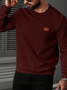 Manfinity CasualCool 男士休闲日常装饰细节圆领卫衣，秋冬季男士圆领长袖卫衣，适合老派男士穿着，日常休闲、周末旅行、户外活动、探险旅行、轻松的工作环境或半正式场合，也是送给男友/丈夫、周年纪念日或圣诞节的理想礼物。