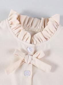 SHEIN 3 Stücke Baby Mädchen Süßer Stil Outfit, beinhaltet: Gerüschter Kragen Langarm Strickshirt in Apricot, Gerüschter Kragen Jeansweste in Vintage Mittelblau, Gerüschter Saum Loose Fit Jeans in Vintage Mittelblau. Bequemer und weicher Stoff, modischer Alltags-Look