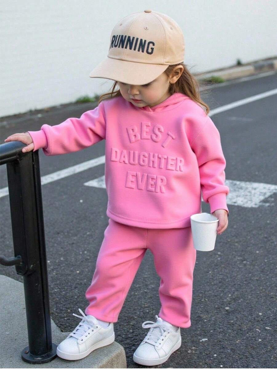 SHEIN 女婴幼儿 0-3 岁 4 季弧形下摆长袖运动衫 + 紧身裤套装，有趣的“爸爸的女孩”标语，朦胧蓝色，棉质面料，秋冬装 - 玫紅色 - 查看 1