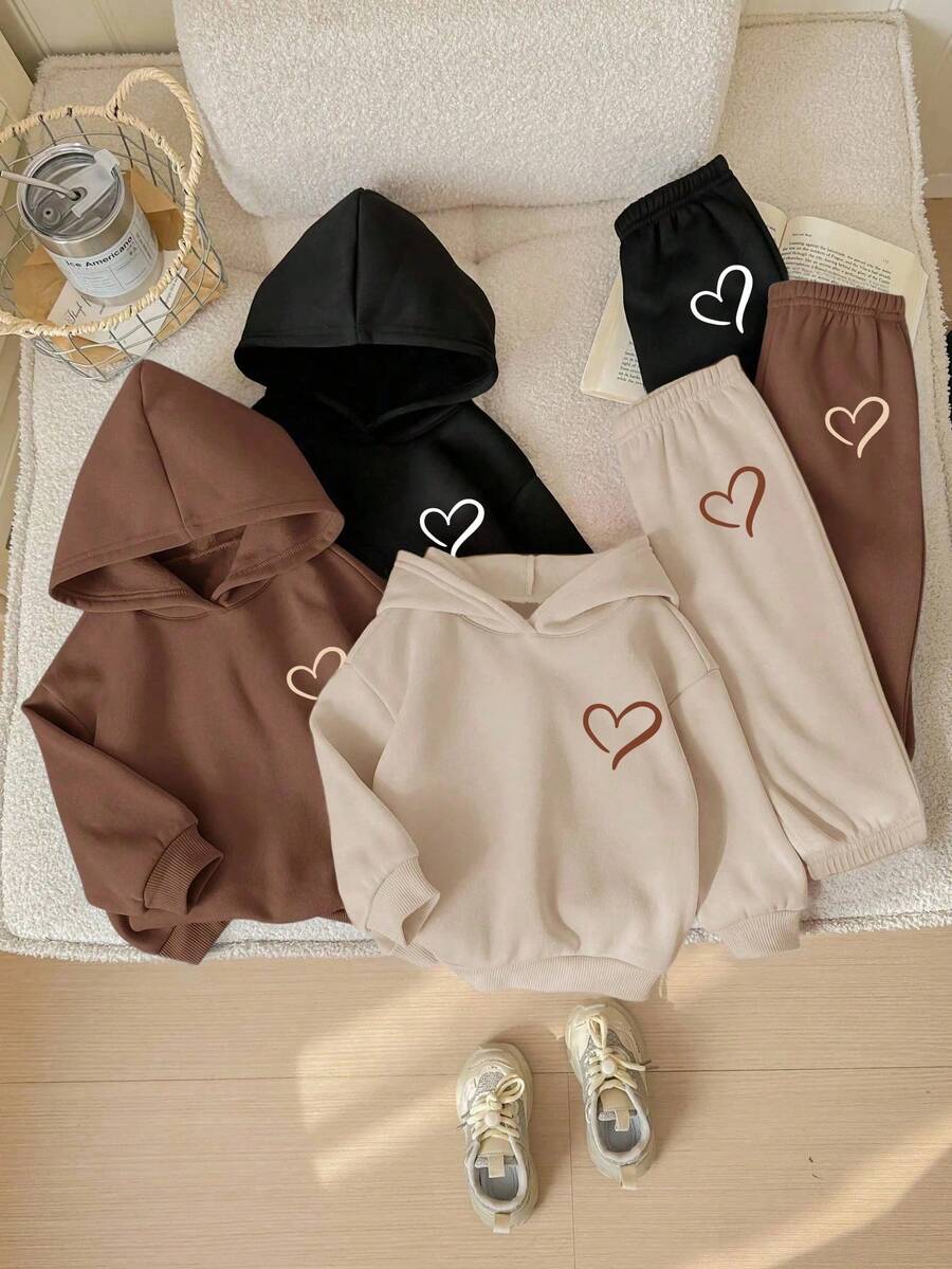 SHEIN Playful Pals 秋季套装,少女时尚镂空爱心图案印花休闲连帽卫衣和运动裤两件套,保暖舒适,适合秋季穿着。 - 彩色 - 查看 1