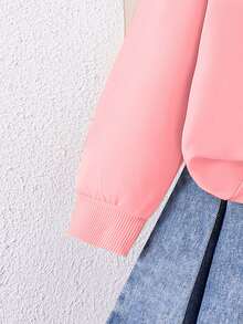 SHEIN Playful Pals Set di maglione a maniche lunghe con collo rotondo e applicazione in denim con logo di ciliegie e gonna plissettata in denim per ragazze, moda autunnale - Rosa - Visualizzare 7