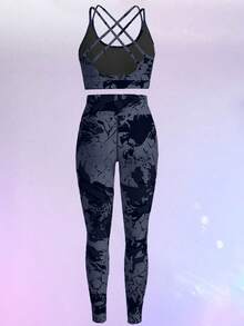 Easithlete 女士印花背心和紧身裤套装，含纯色短袖 T 恤，适合运动和休闲装，女士健身套装，女士健身套装，女士紧身裤套装 - 彩色 - 查看 2