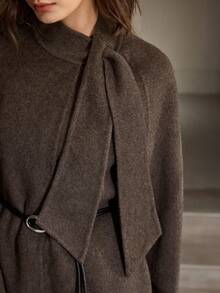 ZEYLAH Cappotto lungo elegante da donna con colletto a cravatta, tasche inclinate, cintura, colore unito, adatto per autunno/inverno - Marrone Cioccolato - Visualizzare 2